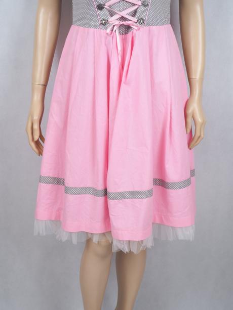 Kvalitné krojové šaty, 40