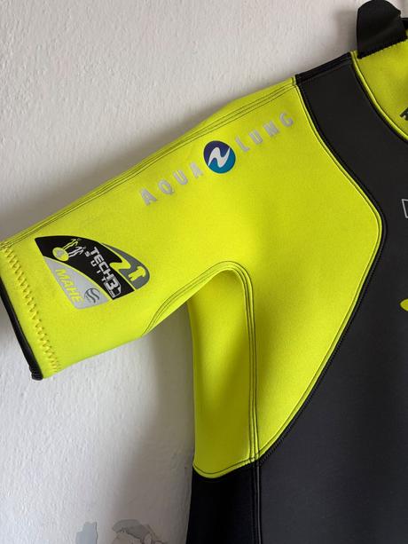 Aqua lung kratky znackovy neopren m4 malo noseny o,