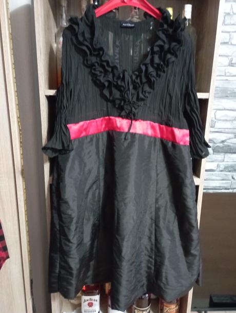 Plesove saty vel xxxl cena 8e, xxxl