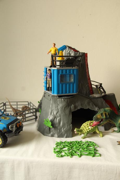 Schleich 42564 sopka + 41464 vozidlo s výbehom, 