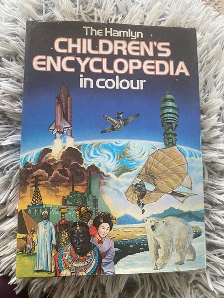 Childrens encyklopedia in colour farebná encyklopé,