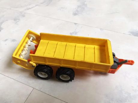 Staré retro hračky/ťahače/návesy 6ks,