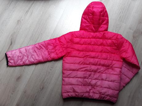 Dievčenská vetrovka, 158