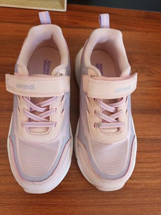 Dievčenské tenisky ccc, 32