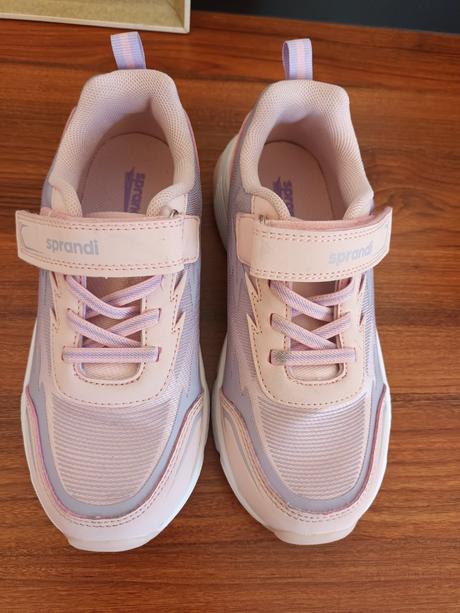 Dievčenské tenisky ccc, 32