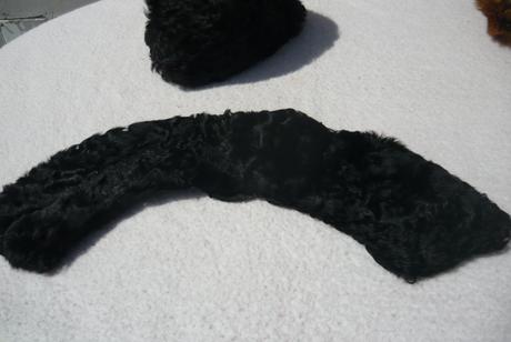 Kožušinová čiapka s límcom, 54