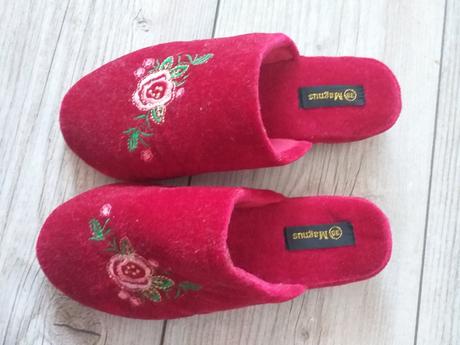 Vyšívané papuče, 36