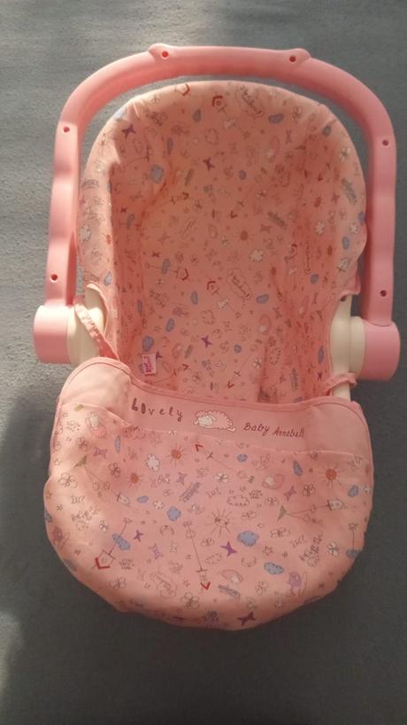 Sedačka pre bábiku,