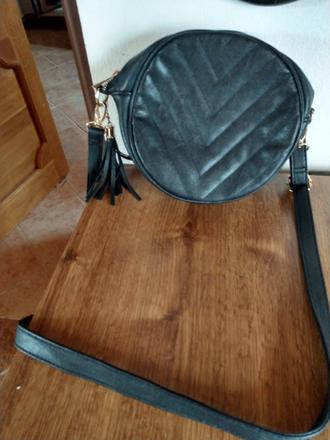 Znac.kabelka,zn.h&m,dvakrat pouzita, zlate doplnky,