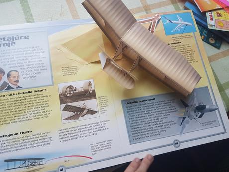 Kniha stroje poskodena väzba, 