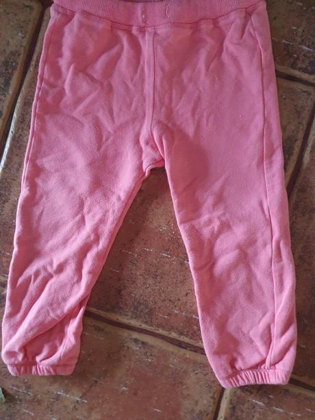 Tepláky, čiapka, tričko, ponožky,nohavičky v.86, 86–98