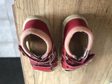 Kožené sandálky, 21