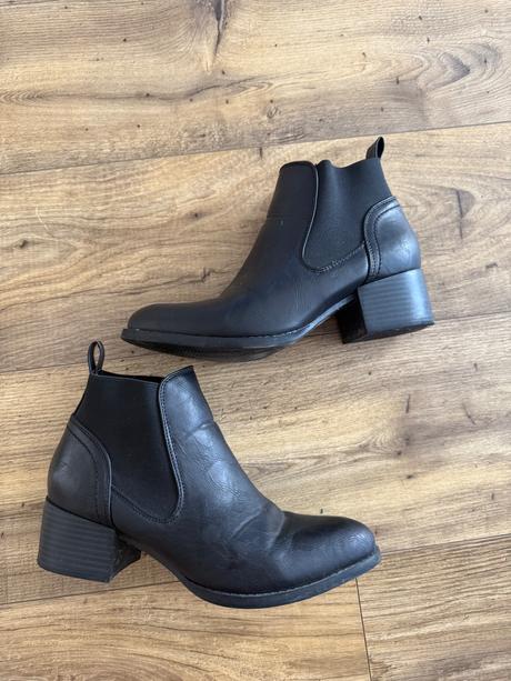 Členkove čižmy, atmosphere,37