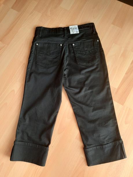 Dámske 3/4 nohavice, 30