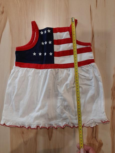 Šaty s hviezdičkami, 80