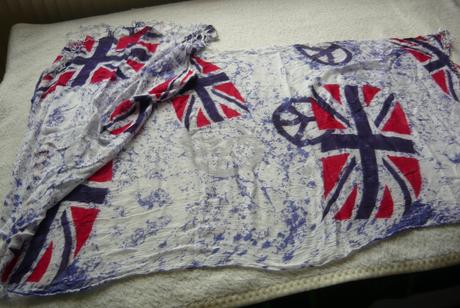 Balík šály a šatky, l