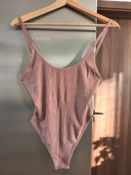 Vrúbkované elastické body m, m