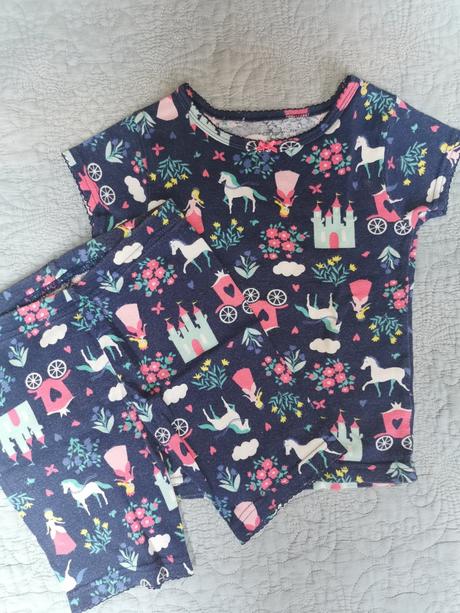 Princeznovské rozprávkové krátke pyžamko, carter's,92