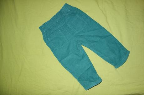 Kompletik nohavic, kosielky a vesticky tu, tu,80