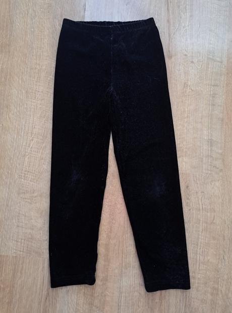 Zamatové leginy, 128