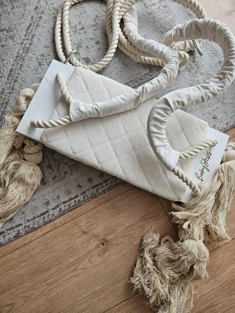 Drevená hojdačka krémová nová, 