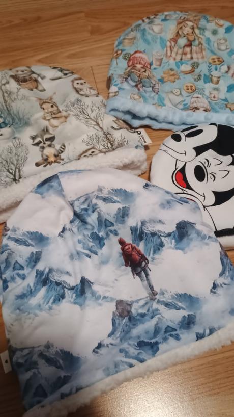 Čiapky mickey, mum, turista, líšky a iné, <50 - xs