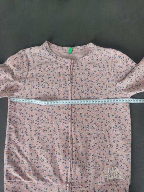 Vestička, reserved,140