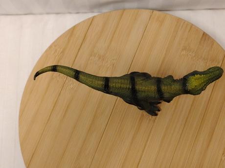 Zberat figúrka dinosaura t-rex pruhované maskovani,