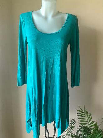 Krasne predĺžené tricko s kamienkami, m&co,s