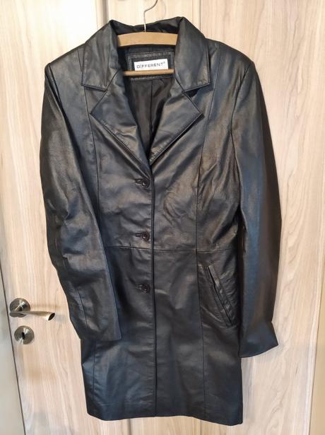 Kožený kabát different, 36