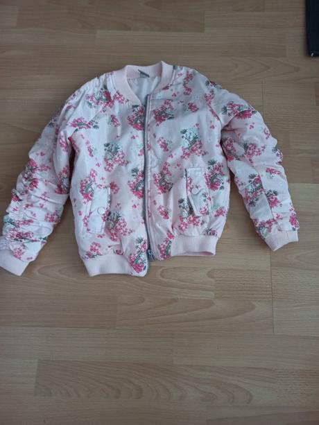Prechodná bundička 122, 122
