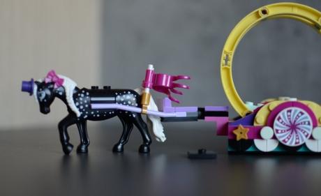 Lego friends 41686 čarovná akrobacia,