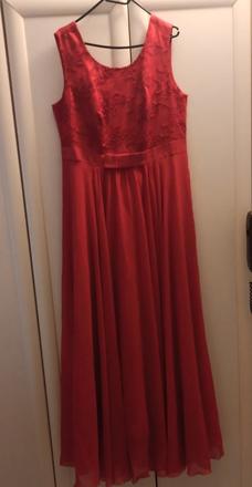 Dámske spoločenské šaty, 46