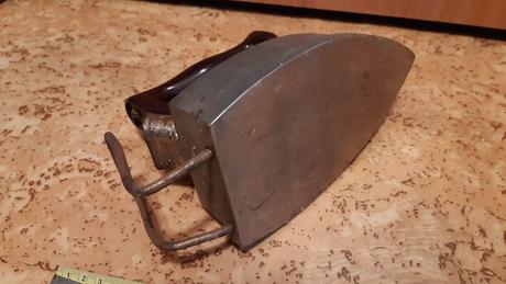 Predám staršiu žehličku., 