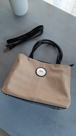 Elegantná béžová kabela,