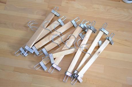 Drevené vešiaky 6 ks, 