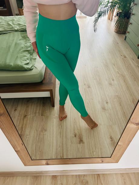 Skvelé bezšvové legíny značky carpatree,pc 61 eur, m