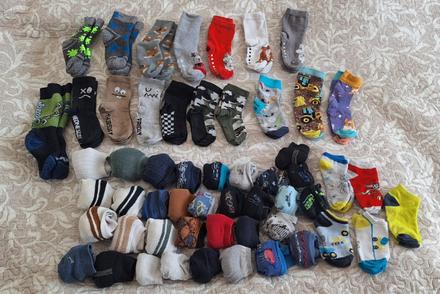51 párov ponožiek, 26