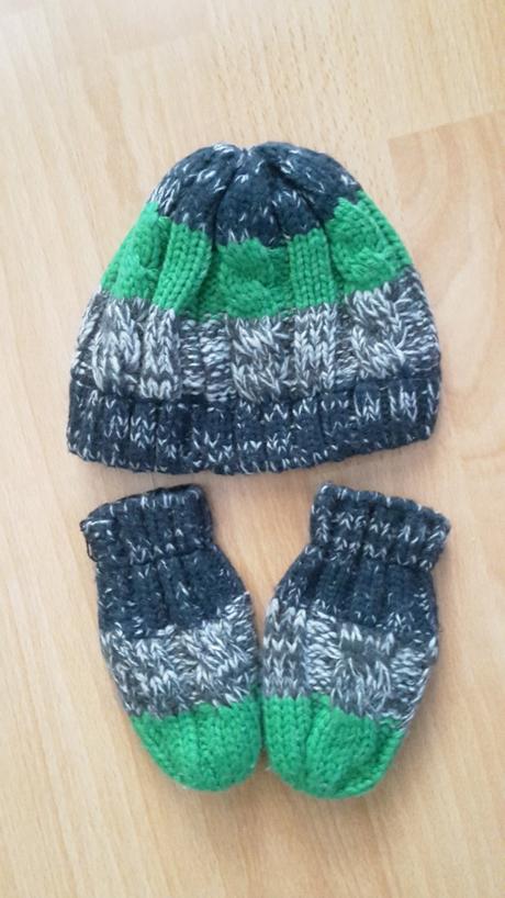 Ciapka + rukavicky 0-6 mes., f&f,62