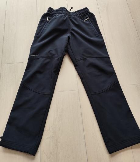 Predám detské oteplené softshellové nohavice, 