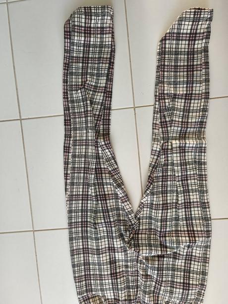 Zateolene nohavice, 152