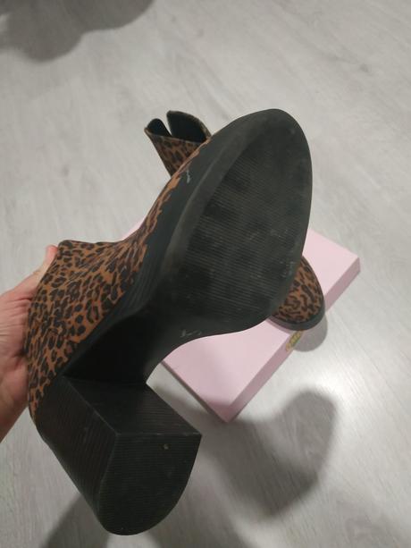 Topánky na opatku, 41