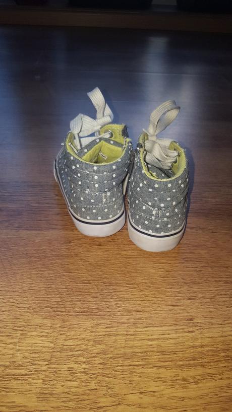 Tenisky, reserved,25