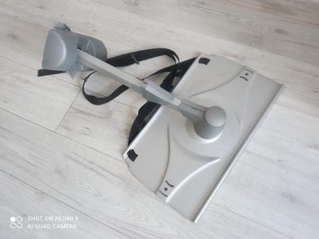 Retro stojan na televízor, 