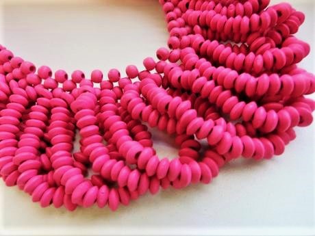 Zaujímavý vejárovitý drevený náhrdelník, 