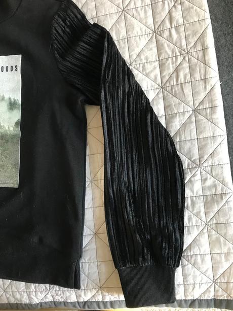 Mikinka v.146, reserved,146