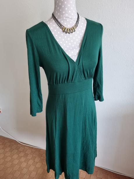 Zelene elast.šaty reserved 38, reserved,38