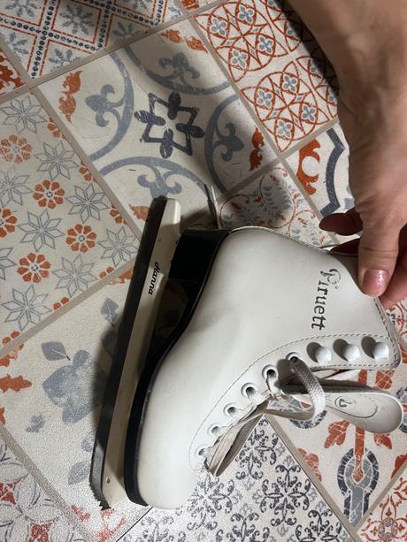 Korčule na ľad, 28