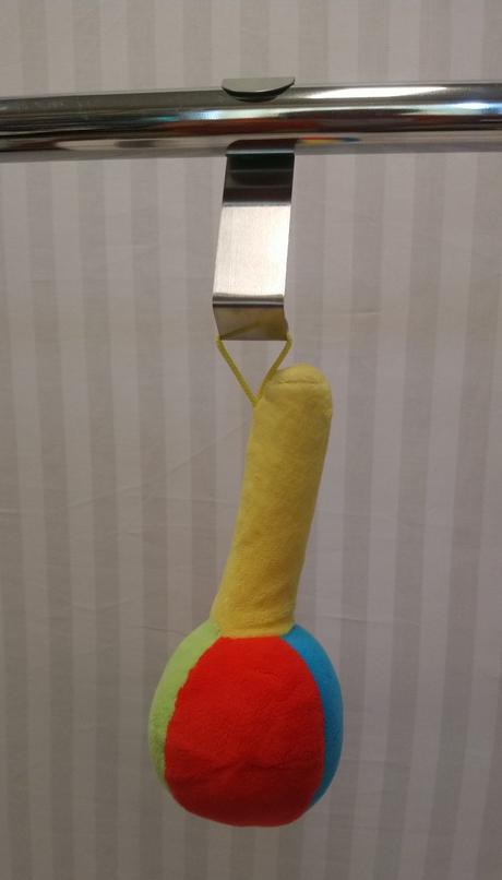 Zavesovacie plyšové lízatko, hrkálka, 20 cm,