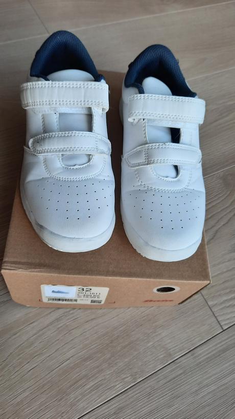 Tenisky, baťa,32